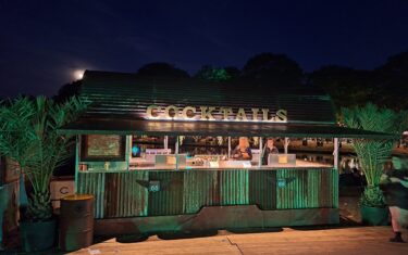 Cocktail bar